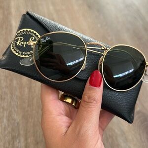 Ray Bans Round Black Sunglasses